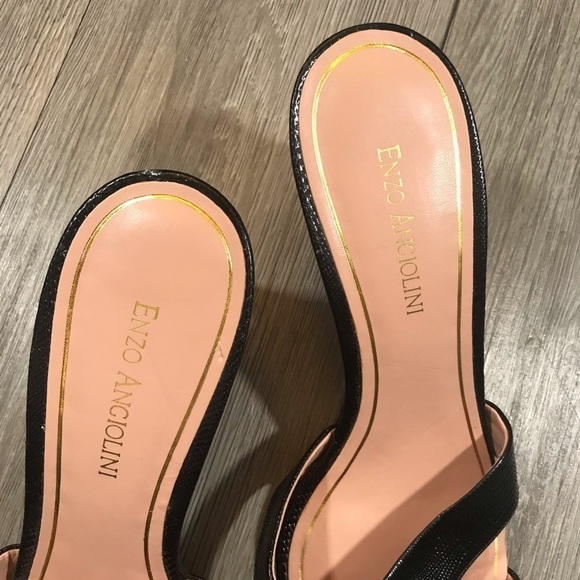 Enzo Angiolini Black Textured Vegan Leather Sandal - Picture 3 of 6